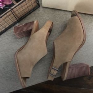 NWT Madewell The Cary Sandals in Suede Faded Birch